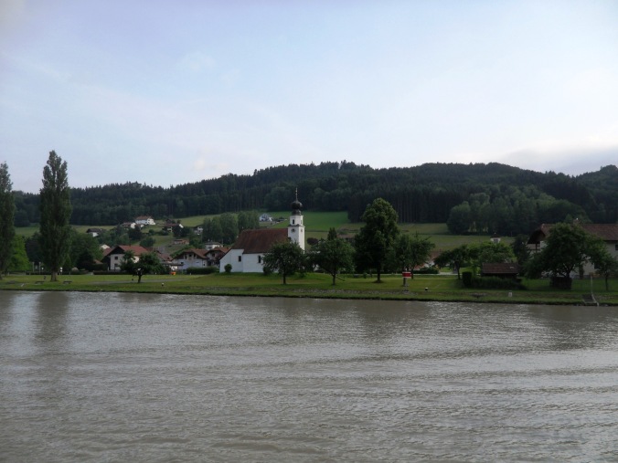 Danube, Donau, river bank, countryside, view, Passau, Germany, Deutschland, Europe, Europa, river cruise, travel, photography, visit bavaria, Bayern, TS76